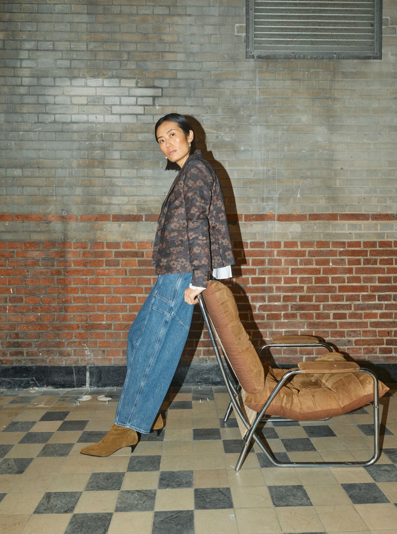 Modelshot / Dark Blue / Detail